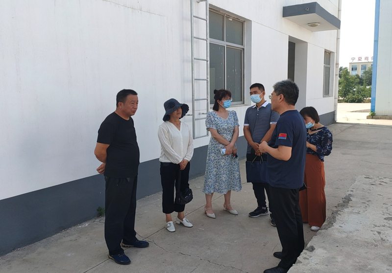 石嘴山市科技局副局長李艷敏一行蒞臨寧夏興康恒潤農(nóng)業(yè)科技發(fā)展有限公司調研指導